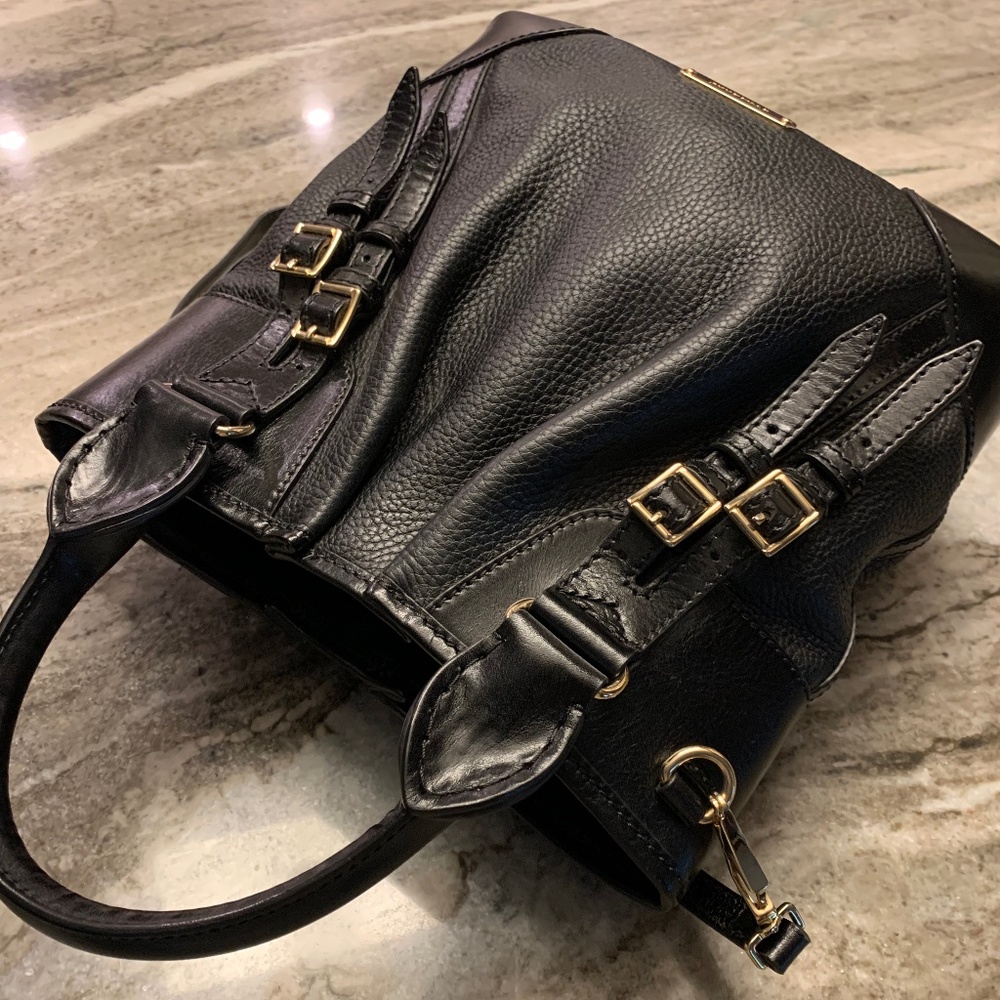 Burberry Bridle Whipstitch Black pebble leather bag. Flawless. Authentic.